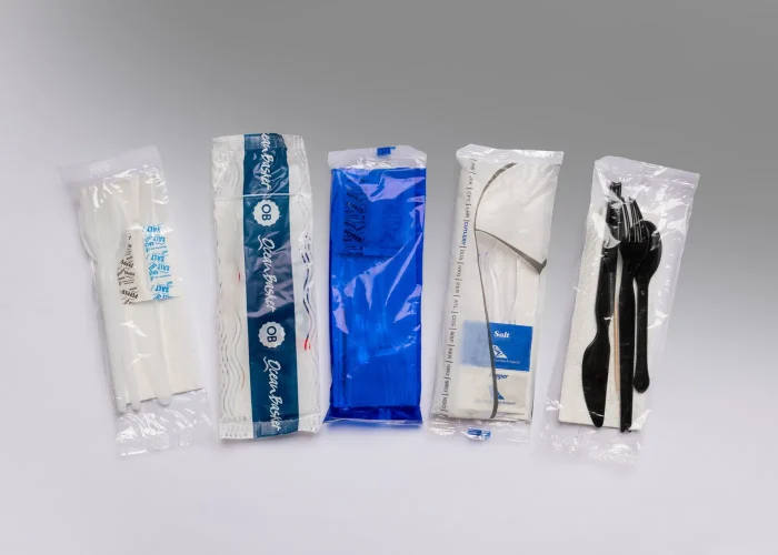 Cutlery packs_ Assorted branded and unbranded cutlery packs Cutlery packs_ Assorted branded and unbranded cutlery packs