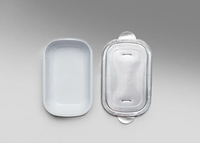 Food packaging_ Aluminium airline hot meal containers and lids